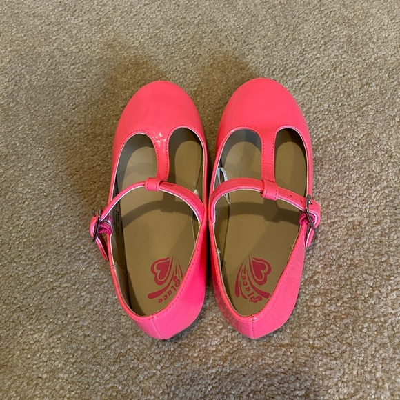 NWOT neon pink T-strap ballerina flats. Children’s Place size 10 - Picture 4 of 6